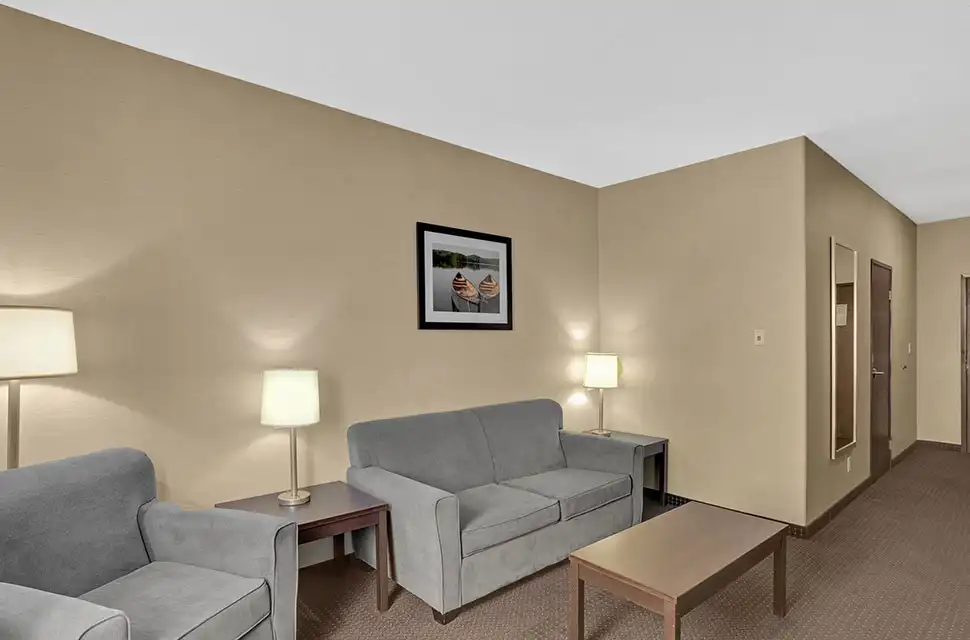 Deluxe King with Separate Bedroom