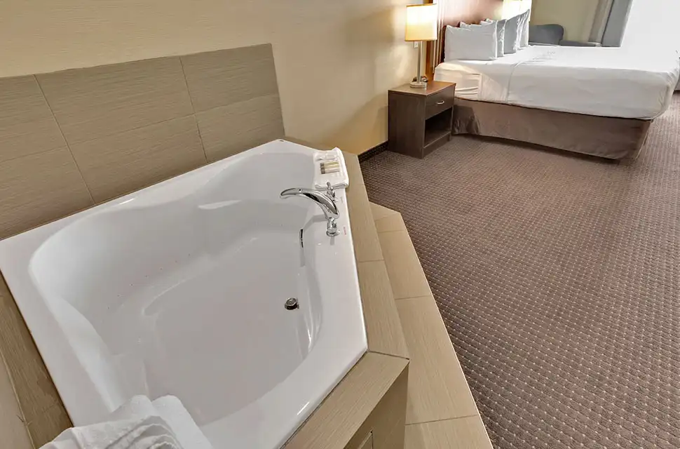 King Jacuzzi Suite
